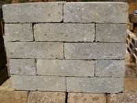 Parement en tuf gris foncé, blocs 37x23x11 cm (n.63 pièces)